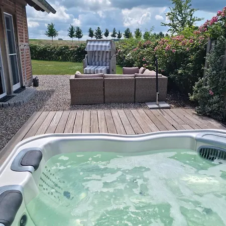 Prázdninový dům Ostsee-wellnesslandhaus Mit Sauna, Jacuzzi, Innenwhirlpool Kalkhorst